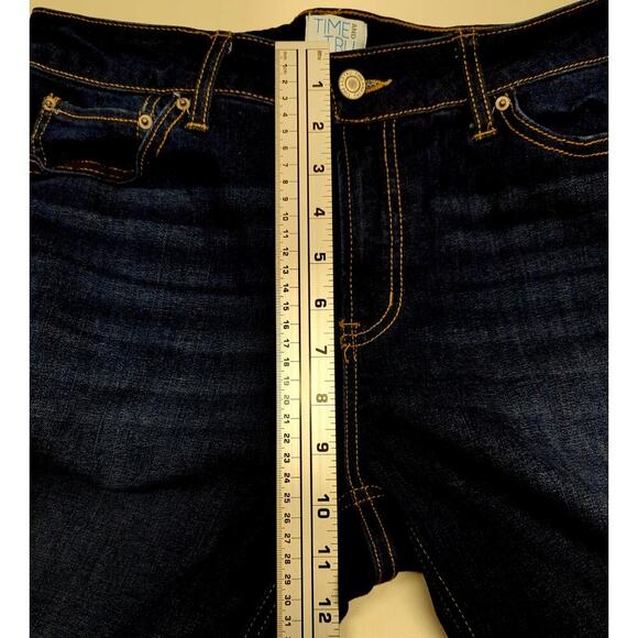 Jeans Size 12 Short Time and Tru Dark Wash - Picture 7 of 8